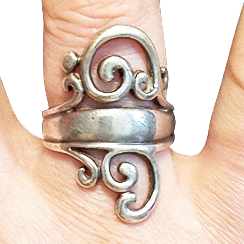925 Stamped Sterling Silver Ring Size 8 - Picture 3 of 15